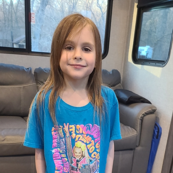 Meet your Posher, Debbie - Picture 3 of 12